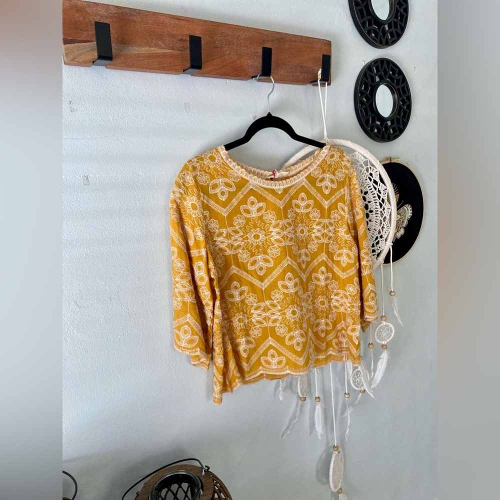 Solitaire Yellow Blouse - Picture 2 of 7